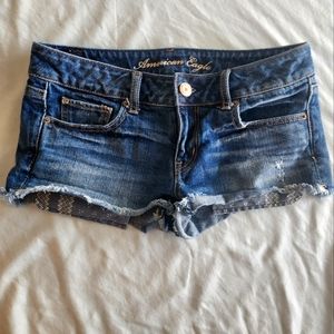 Women's Distressed American Eagle Shorts| New| Size 2 Pocket Peak
